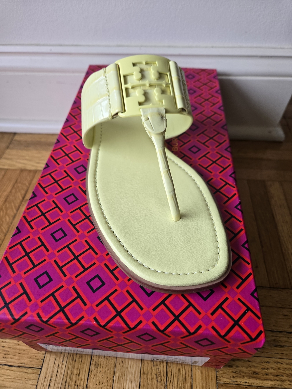 Brand New Tory Burch Light Yellow Leather Georgia Thong Sandal